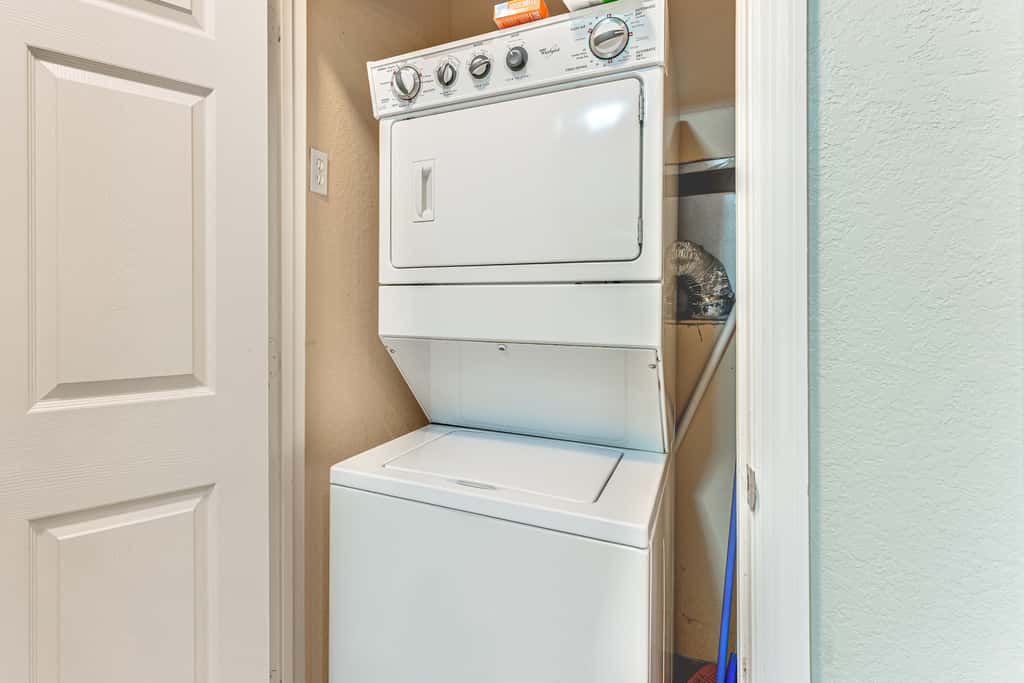 8 Mi to Disney Parks: Family Davenport Condo