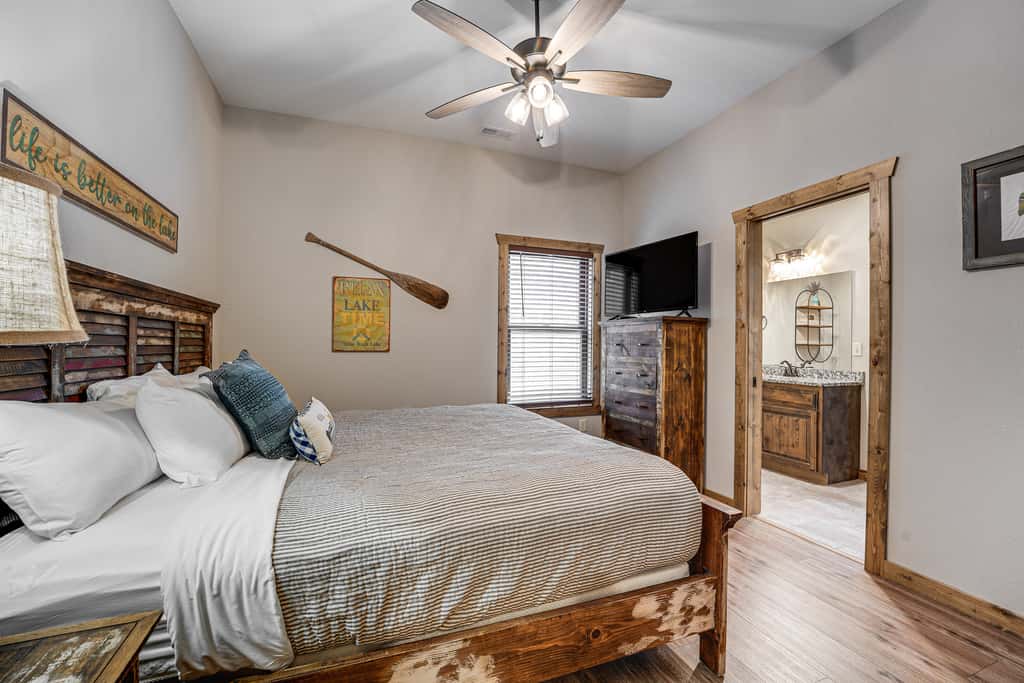 Branson Gem w/ Hot Tub Access & Private Boat Slip!