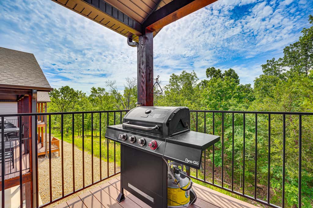 Branson Gem w/ Hot Tub Access & Private Boat Slip!