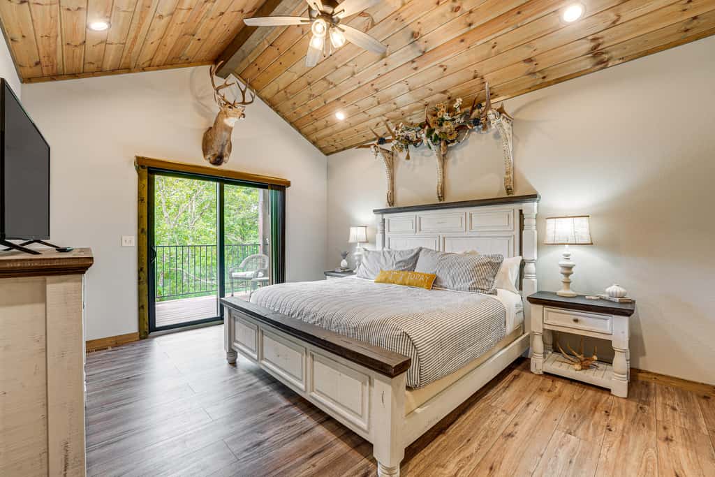 Branson Gem w/ Hot Tub Access & Private Boat Slip!