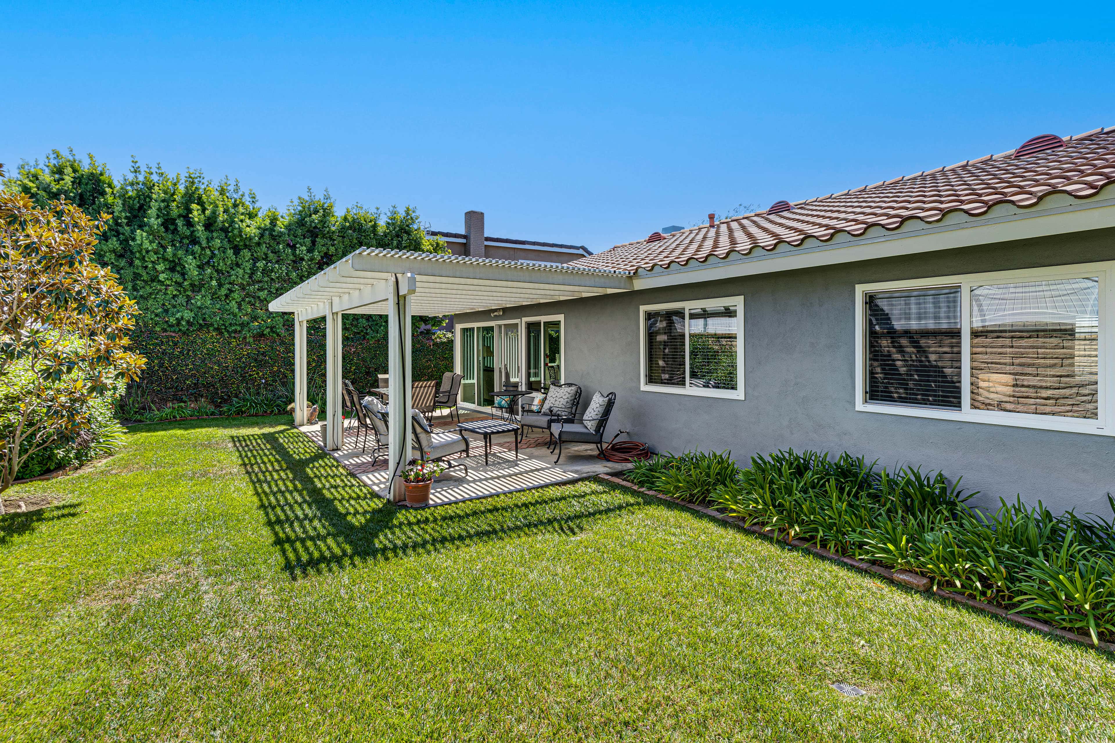 3 Mi to Huntington State Beach: Home w/ Backyard!