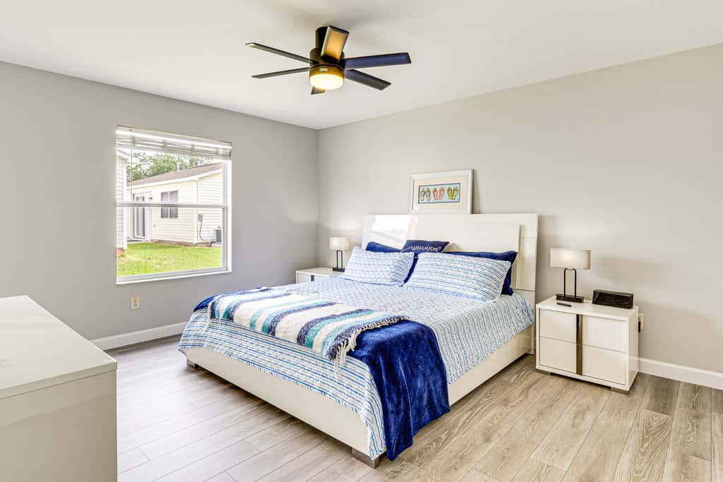 6 Mi to Lake Sumter Landing: Home w/ Perks!