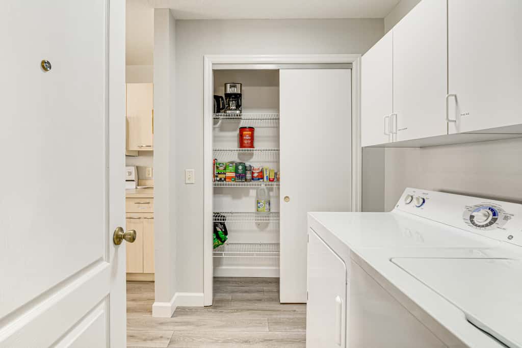 6 Mi to Lake Sumter Landing: Home w/ Perks!