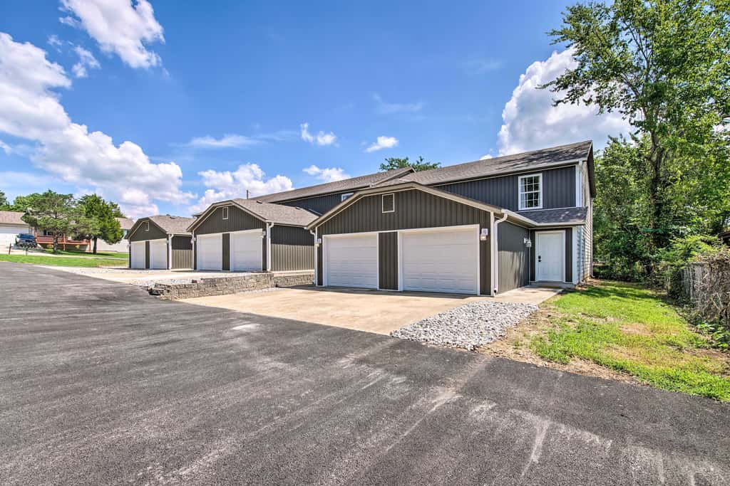 Airy Townhome: Close to Kayaking & Boating!