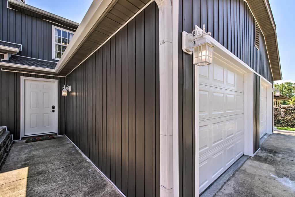 Airy Townhome: Close to Kayaking & Boating!