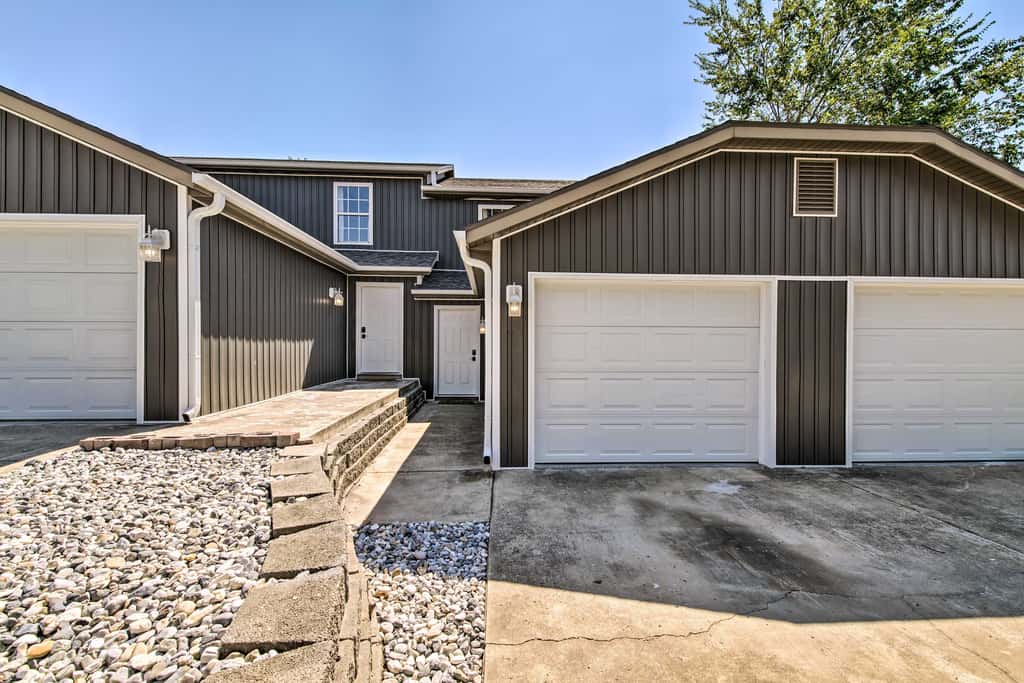 Airy Townhome: Close to Kayaking & Boating!