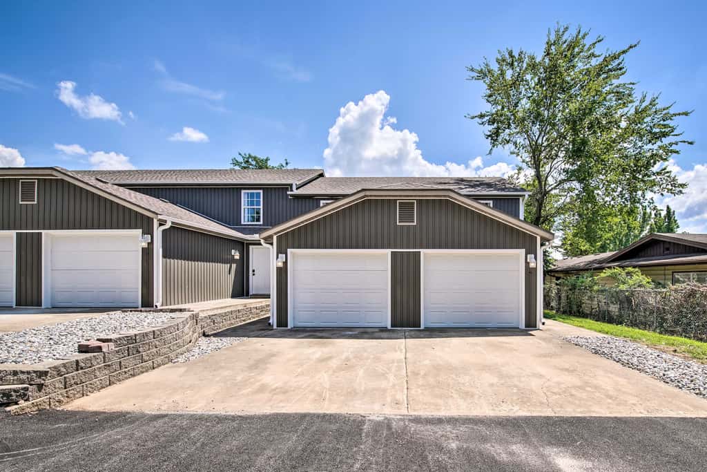 Airy Townhome: Close to Kayaking & Boating!