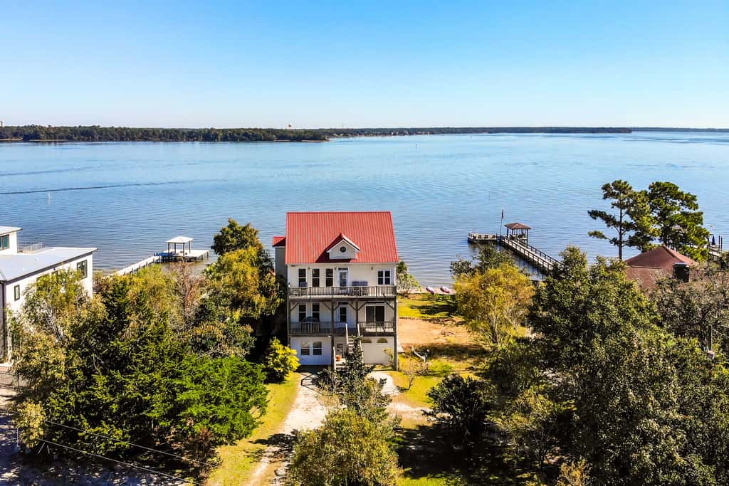 Charming Waterfront Home: Fish, Boat + More!