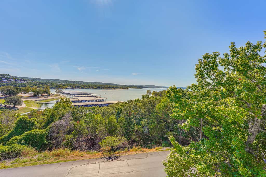 2 Mi to Silver Dollar City: Lakefront Branson Gem!