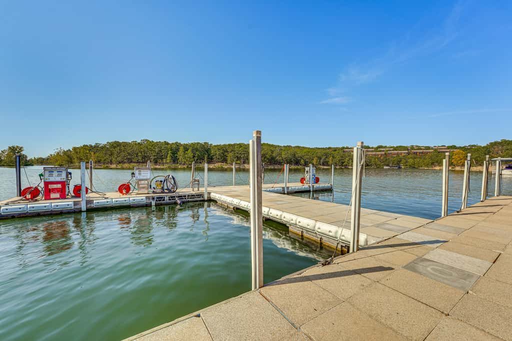 2 Mi to Silver Dollar City: Lakefront Branson Gem!