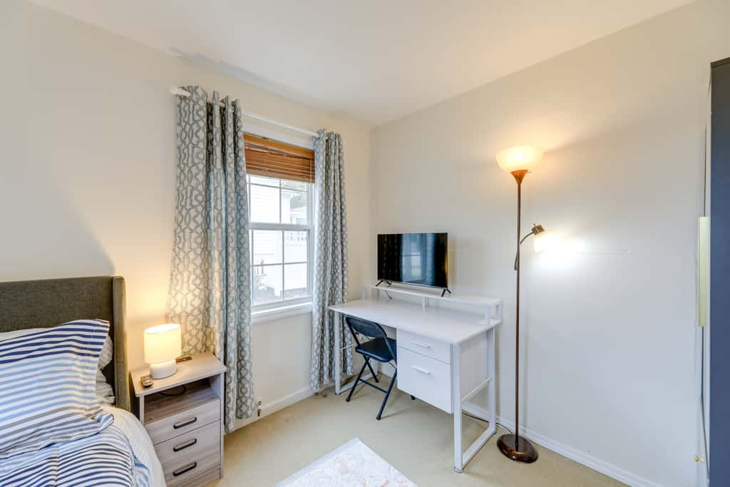 Beach, Pier Access! Pet-Friendly Crystal Coast Gem