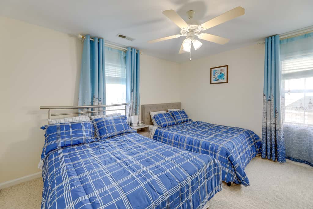Beach, Pier Access! Pet-Friendly Crystal Coast Gem