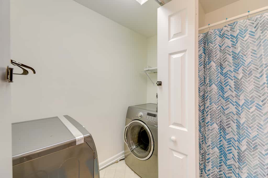 Beach, Pier Access! Pet-Friendly Crystal Coast Gem