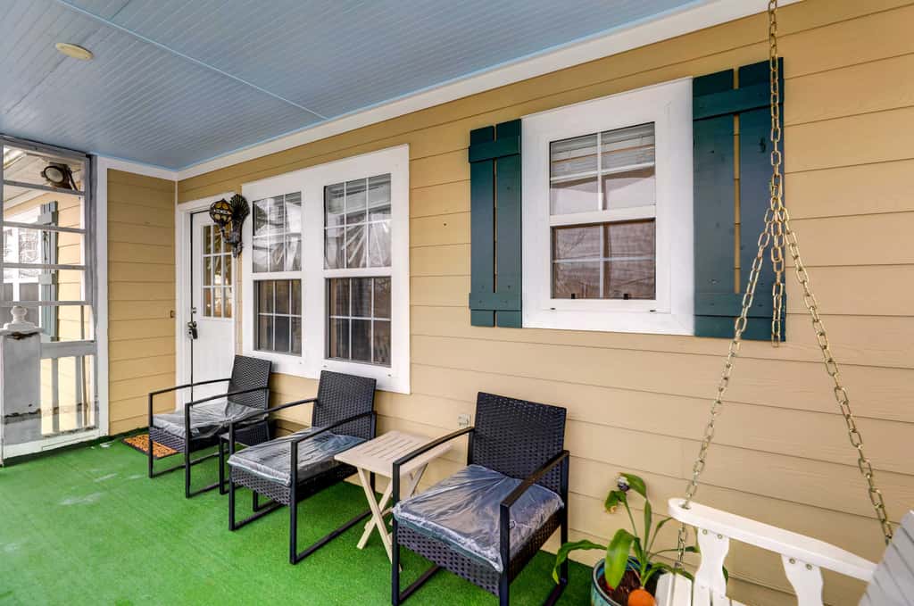 Beach, Pier Access! Pet-Friendly Crystal Coast Gem