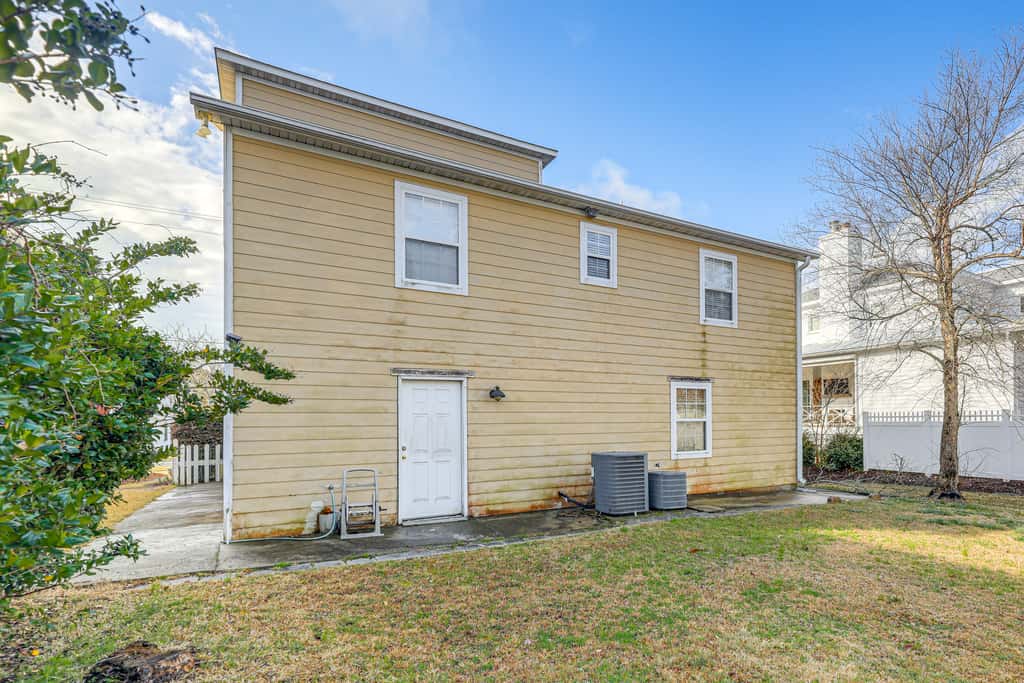 Beach, Pier Access! Pet-Friendly Crystal Coast Gem