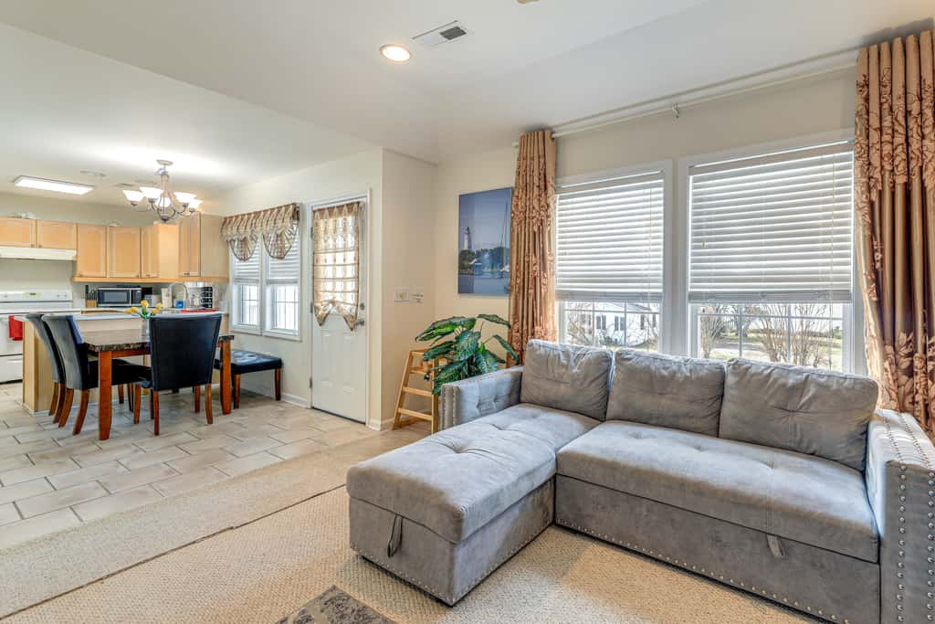 Beach, Pier Access! Pet-Friendly Crystal Coast Gem