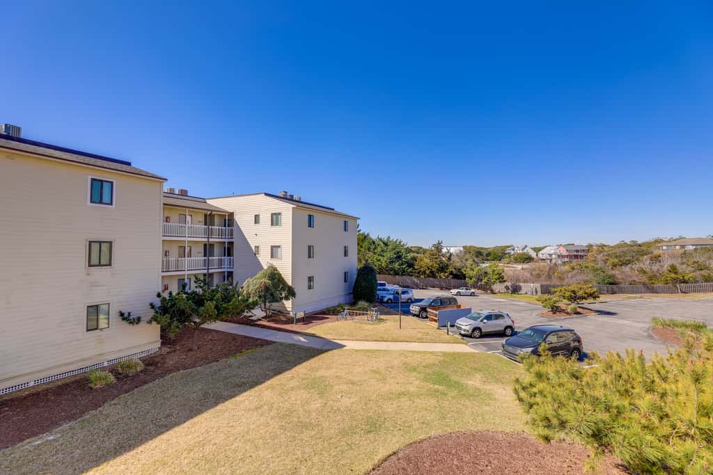 Emerald Isle Vacation Rental w/ Resort Pool!