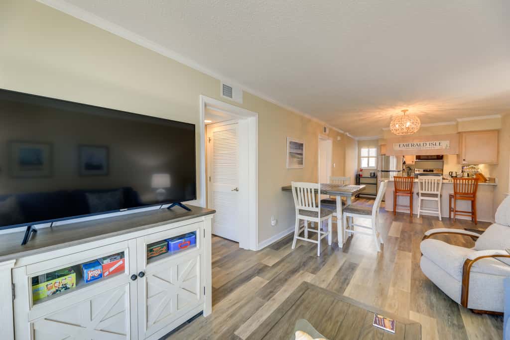 Emerald Isle Vacation Rental w/ Resort Pool!