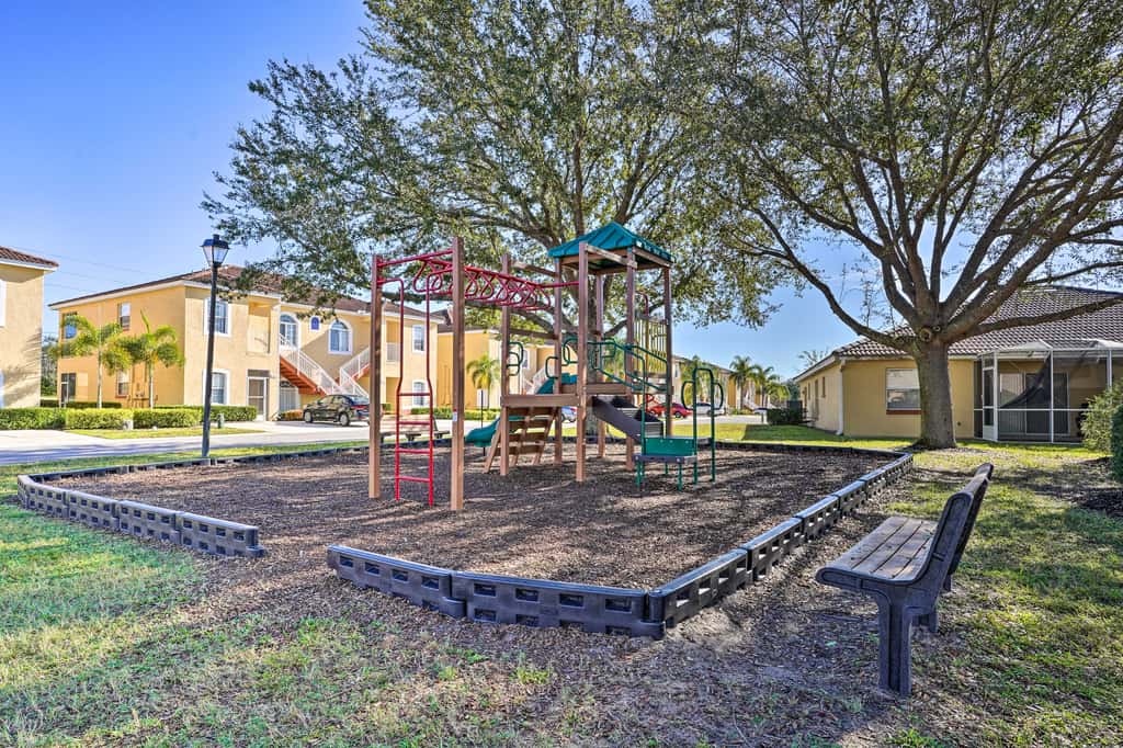 Community Pool: Family-Friendly Florida Condo!
