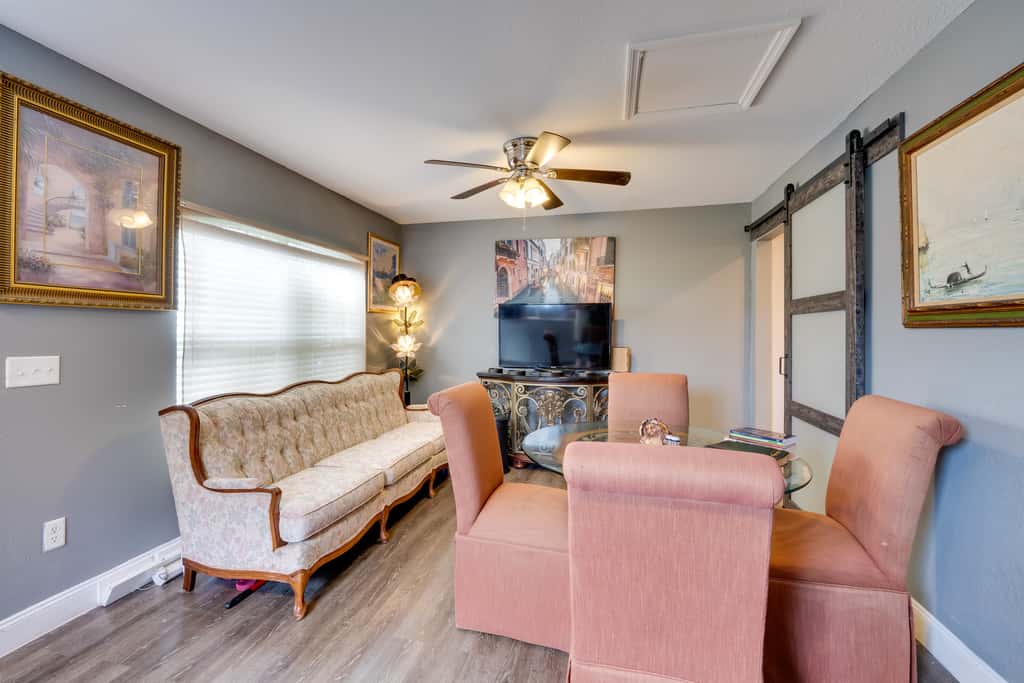 9 Mi to Disney World: Townhome w/ Pool Access!