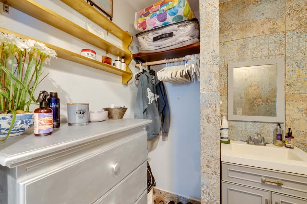 9 Mi to Disney World: Townhome w/ Pool Access!