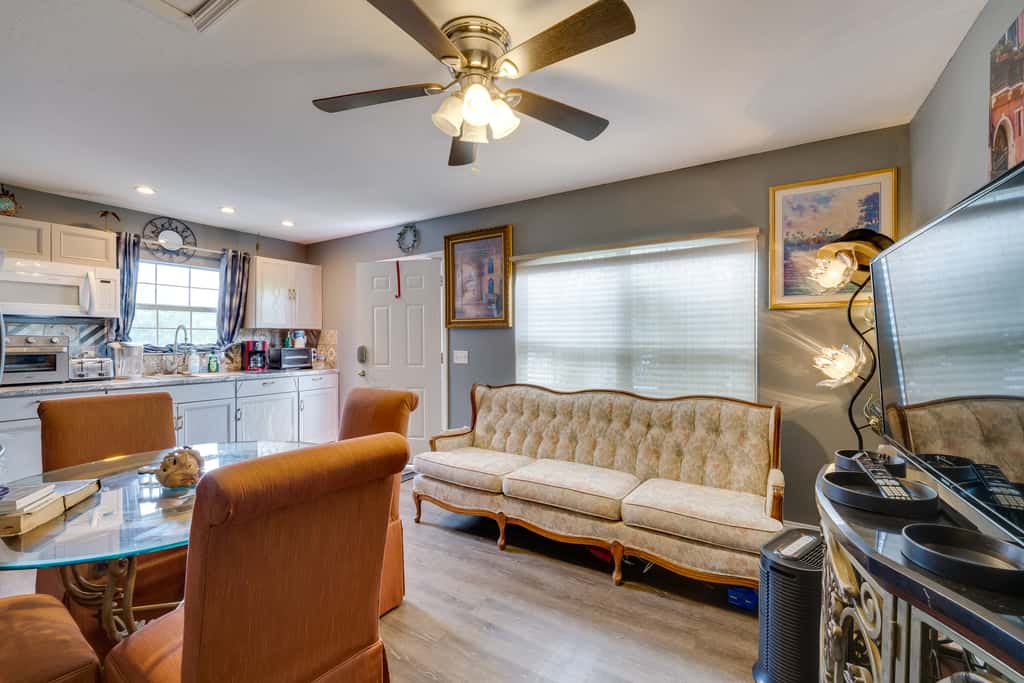 9 Mi to Disney World: Townhome w/ Pool Access!