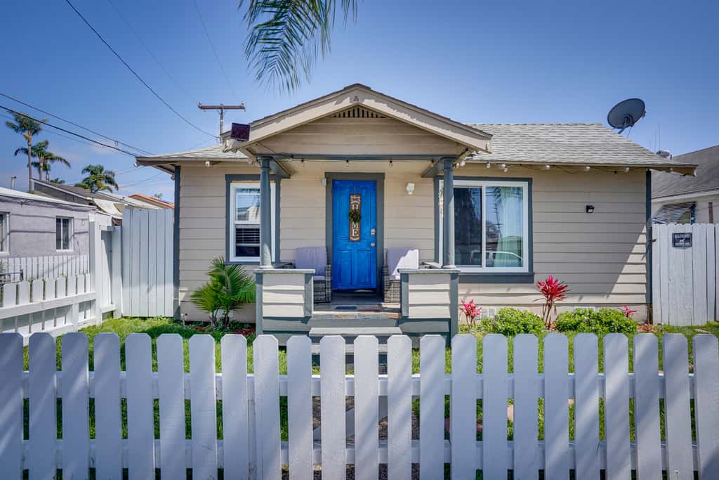 5 Blocks to Main Street: Huntington Beach Haven