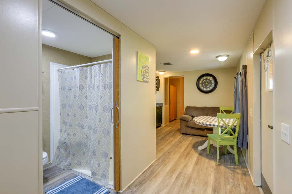 Cottage on 80-Acre Farm near WEC & Devil's Den