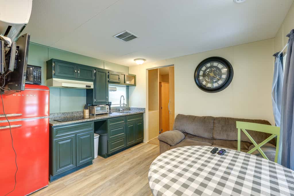 Cottage on 80-Acre Farm near WEC & Devil's Den