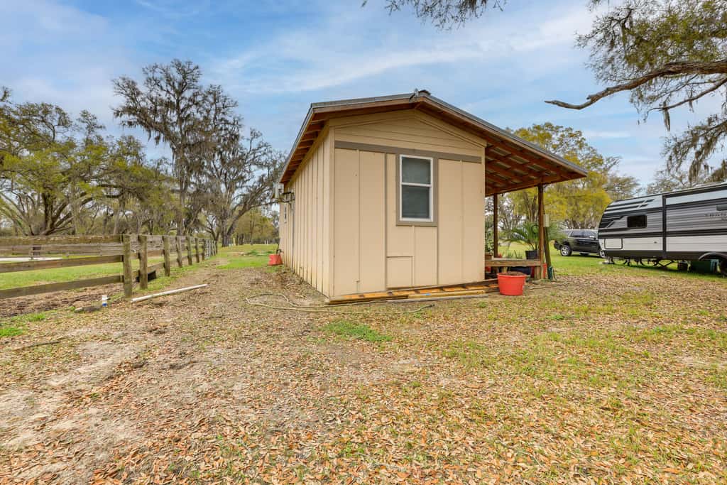 Cottage on 80-Acre Farm near WEC & Devil's Den