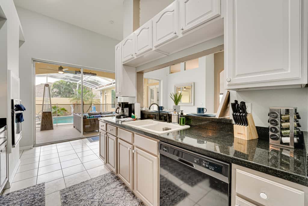 Game Room, Pool & Spa: Disney Area Getaway!