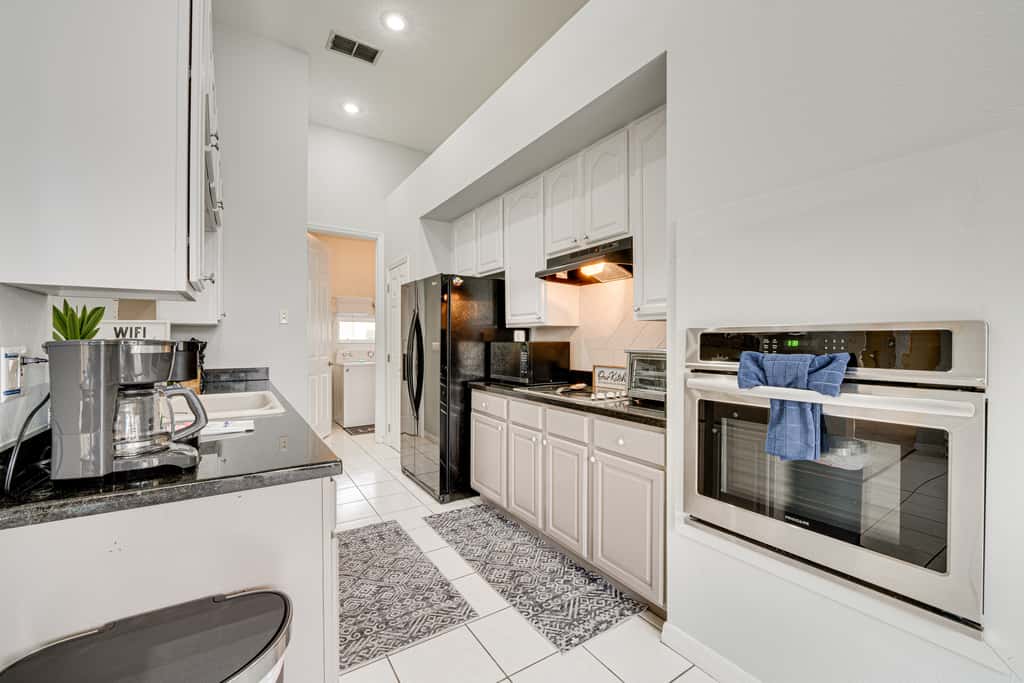 Game Room, Pool & Spa: Disney Area Getaway!