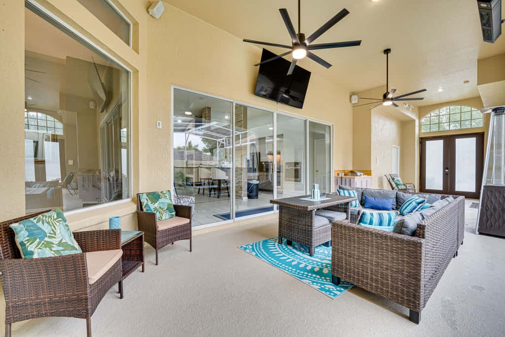 Game Room, Pool & Spa: Disney Area Getaway!