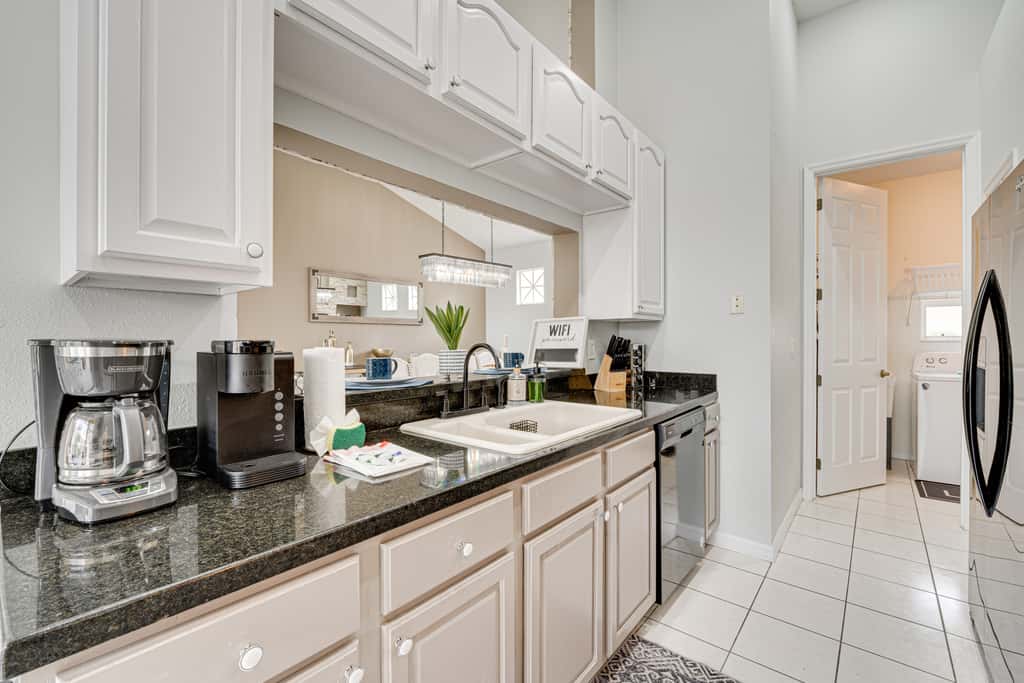 Game Room, Pool & Spa: Disney Area Getaway!