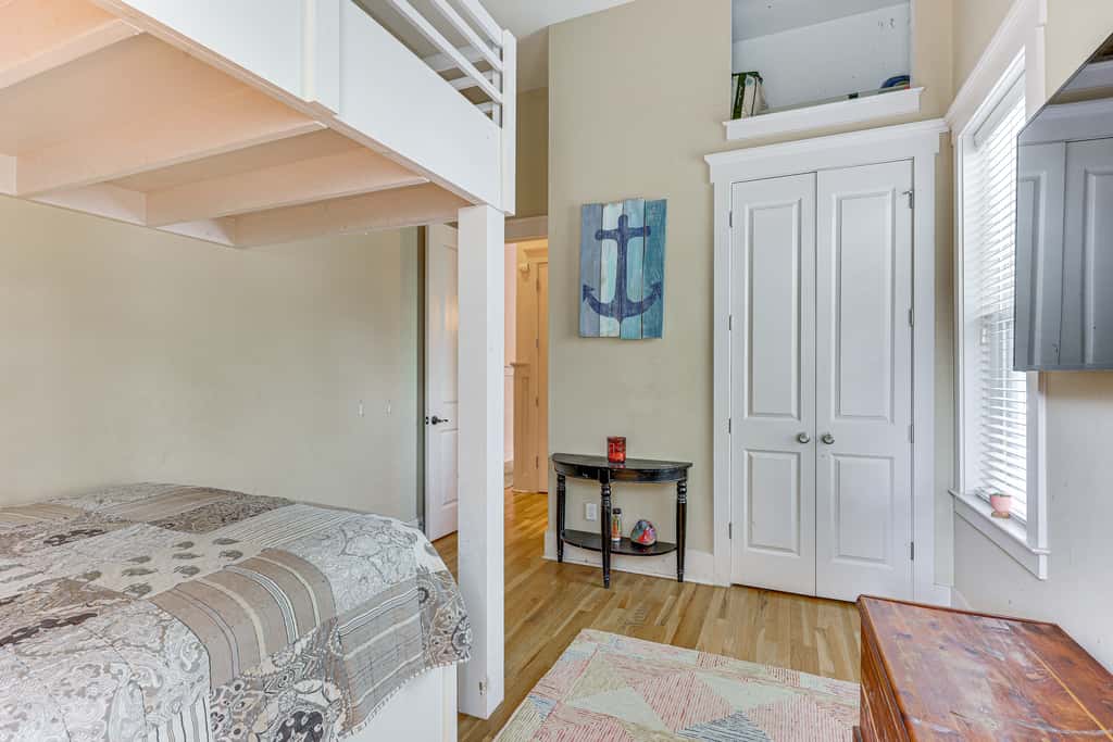 Charming Wilmington Cottage - Walk to Downtown!