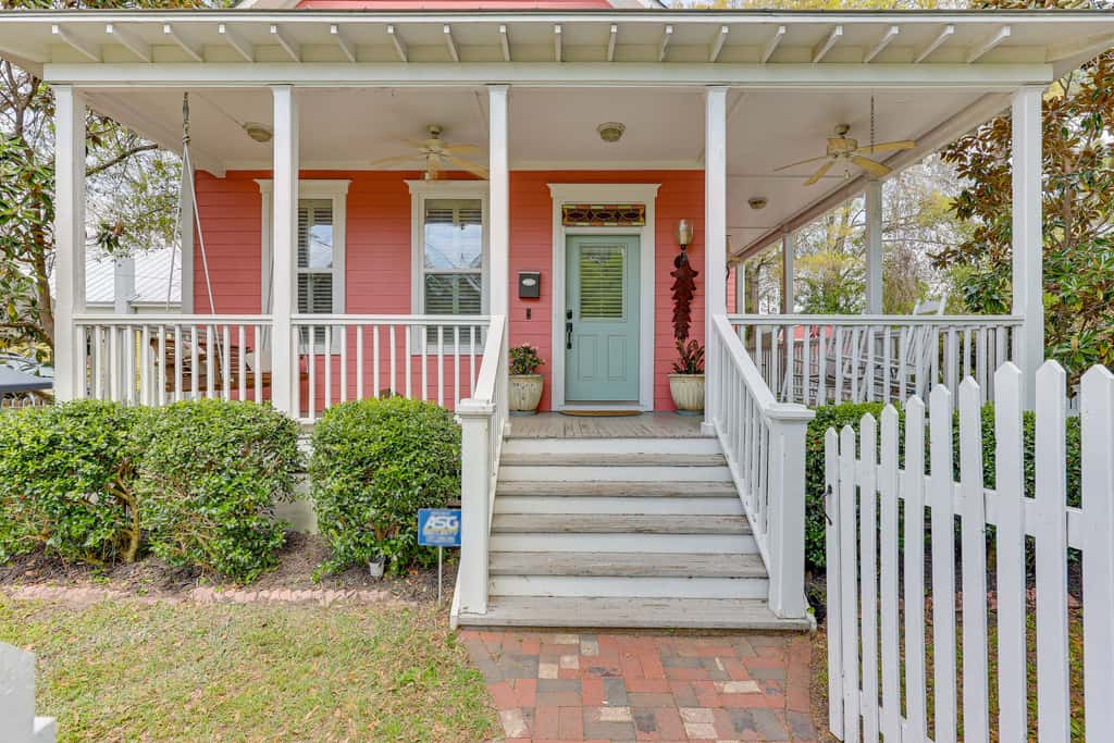 Charming Wilmington Cottage - Walk to Downtown!
