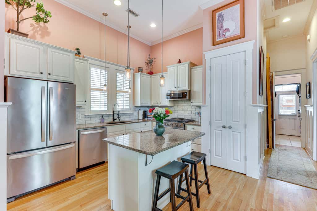 Charming Wilmington Cottage - Walk to Downtown!
