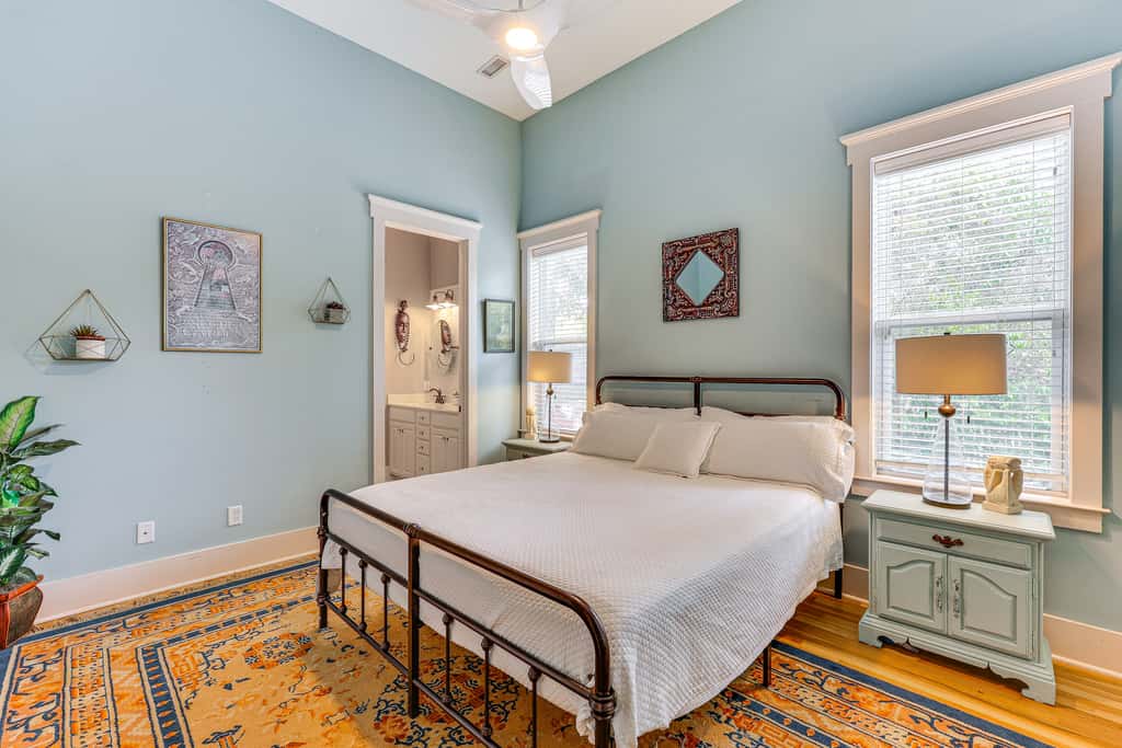 Charming Wilmington Cottage - Walk to Downtown!