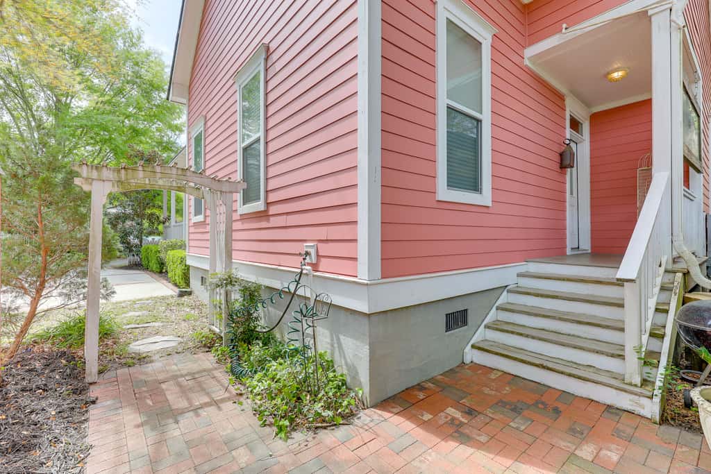 Charming Wilmington Cottage - Walk to Downtown!