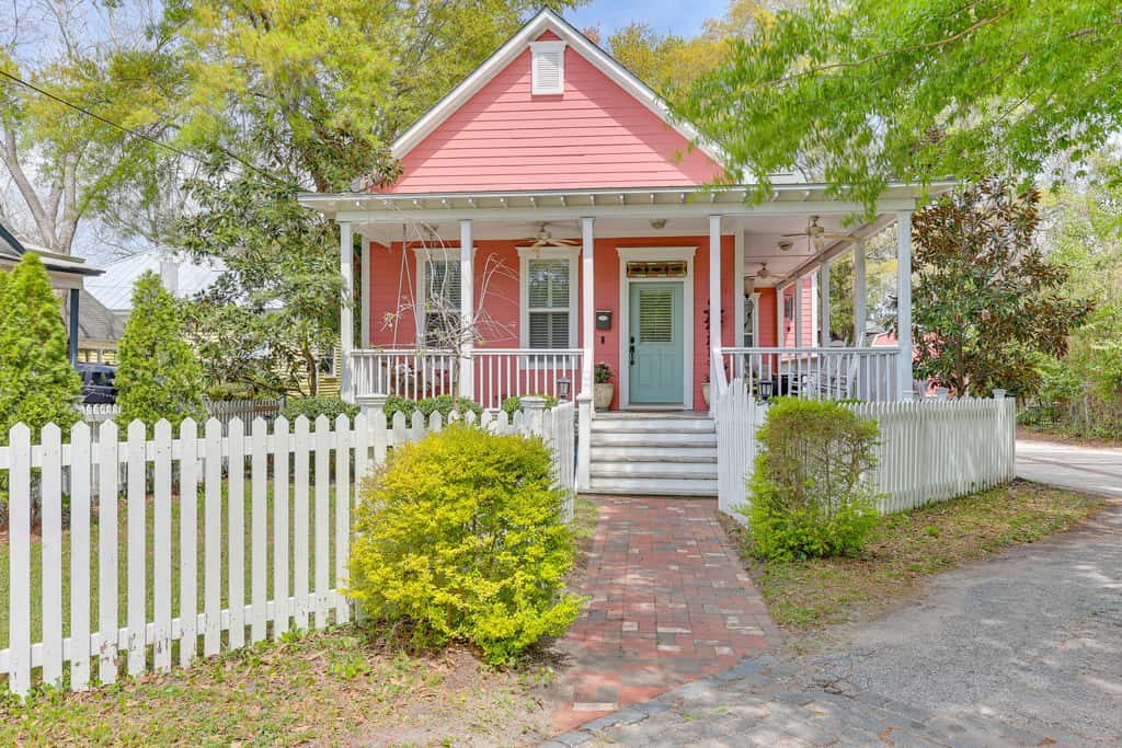 Charming Wilmington Cottage - Walk to Downtown!