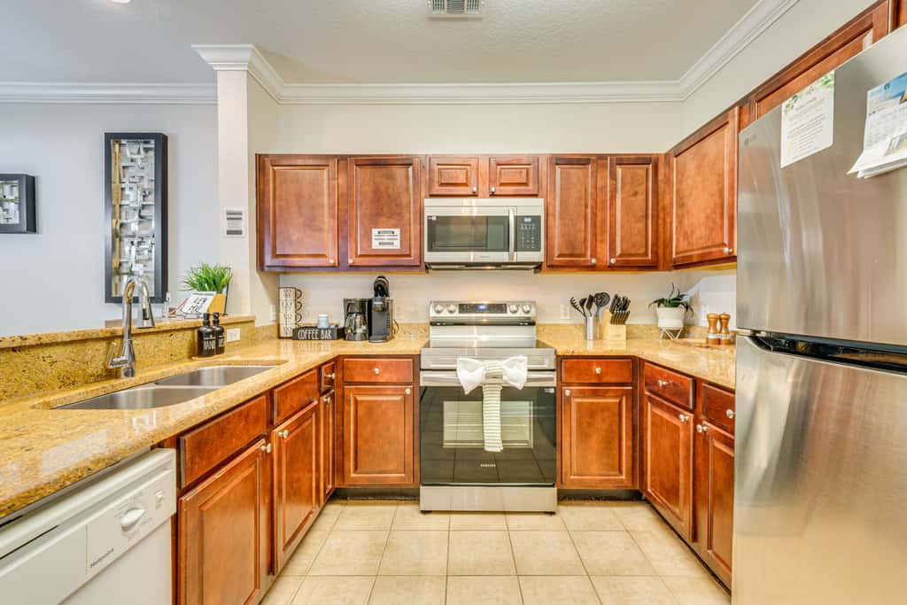 10 Mi to Disney! Resort Condo at ChampionsGate