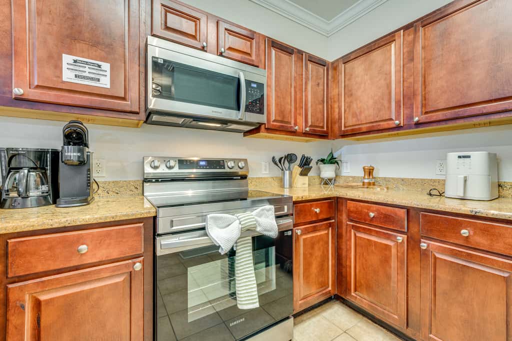 10 Mi to Disney! Resort Condo at ChampionsGate