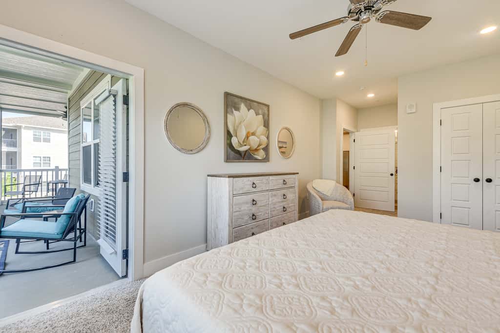 Gorgeous Calabash Condo w/ Balcony & Pool Access!