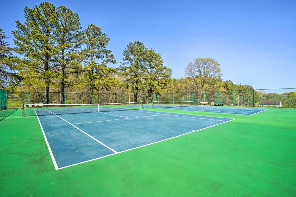 Gorgeous Calabash Condo w/ Balcony & Pool Access!