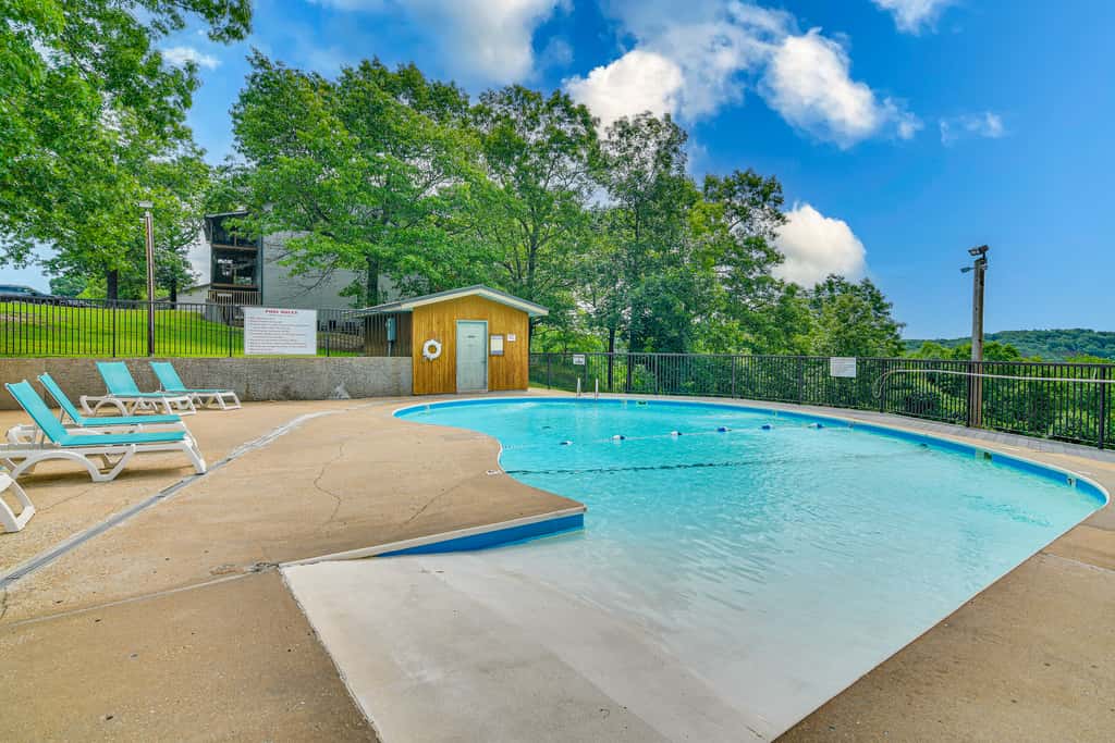 Hike & Leaf Peep! Condo 2 Mi to Silver Dollar City
