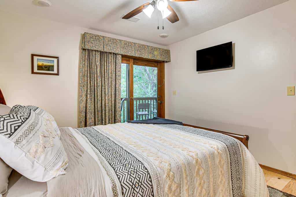 Hike & Leaf Peep! Condo 2 Mi to Silver Dollar City