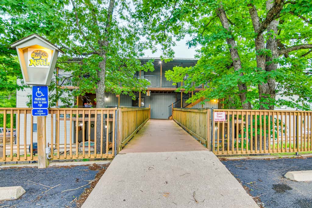 Hike & Leaf Peep! Condo 2 Mi to Silver Dollar City