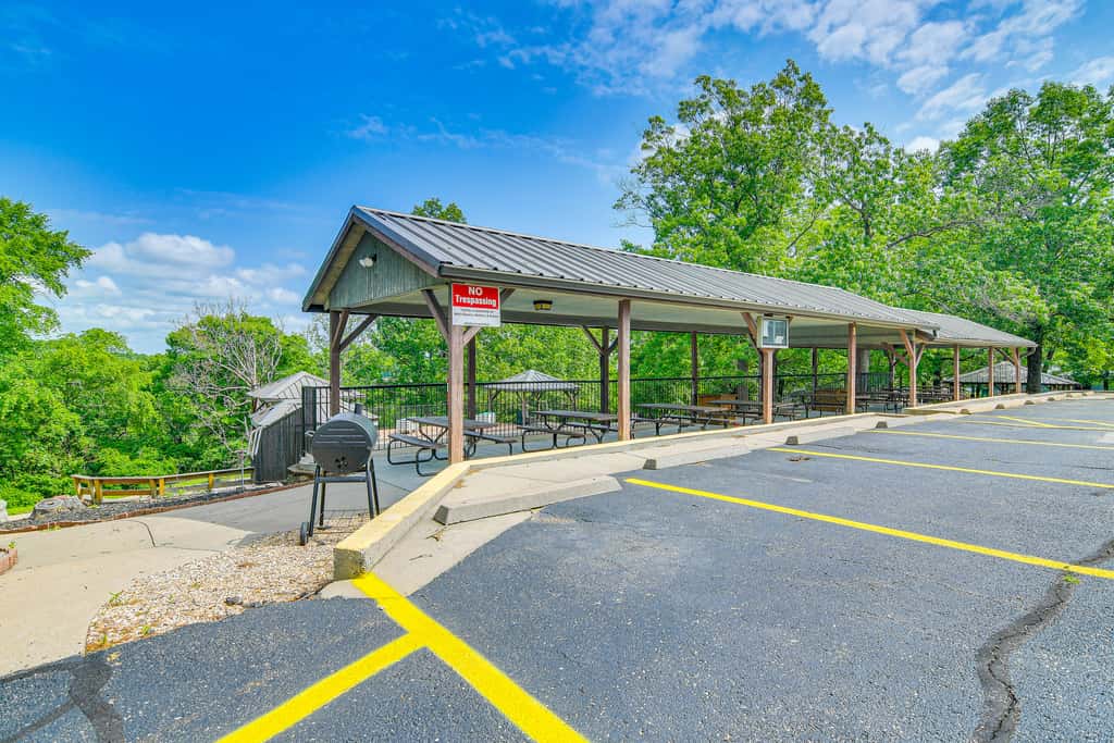 Hike & Leaf Peep! Condo 2 Mi to Silver Dollar City
