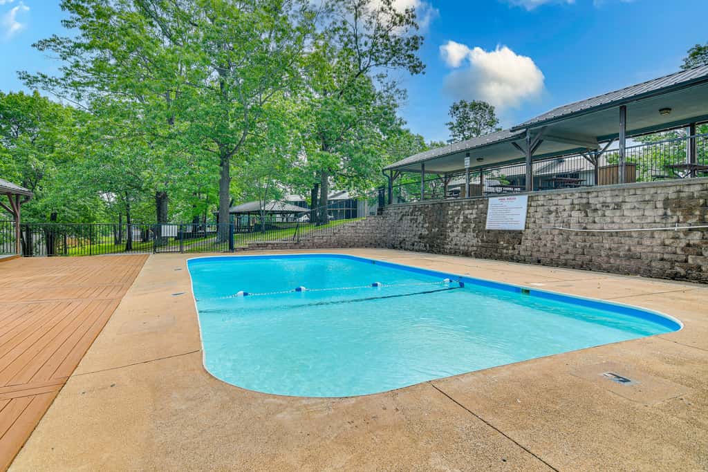 Hike & Leaf Peep! Condo 2 Mi to Silver Dollar City
