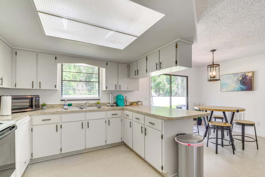 2 Mi to State Parks! Crystal River Home w/ Yard
